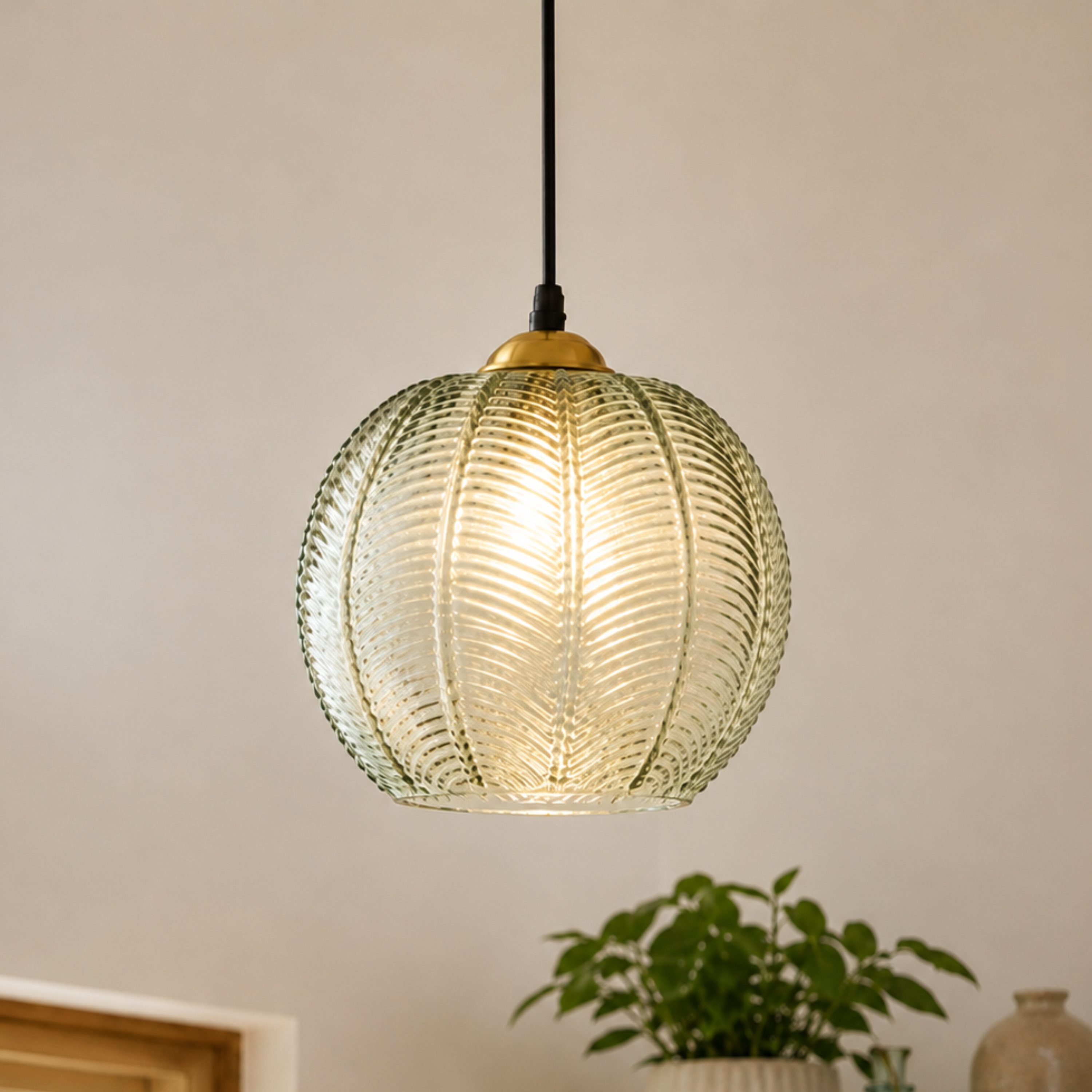 Glass Leaf Pattern Pendant Light
